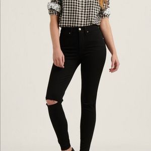 Lucky Brand Bridgette ripped knees size 6